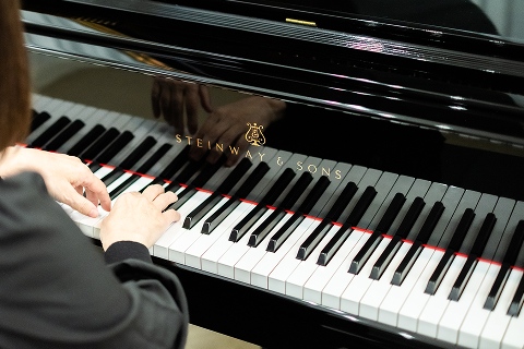 スタインウェイ中古 ピアノの画像